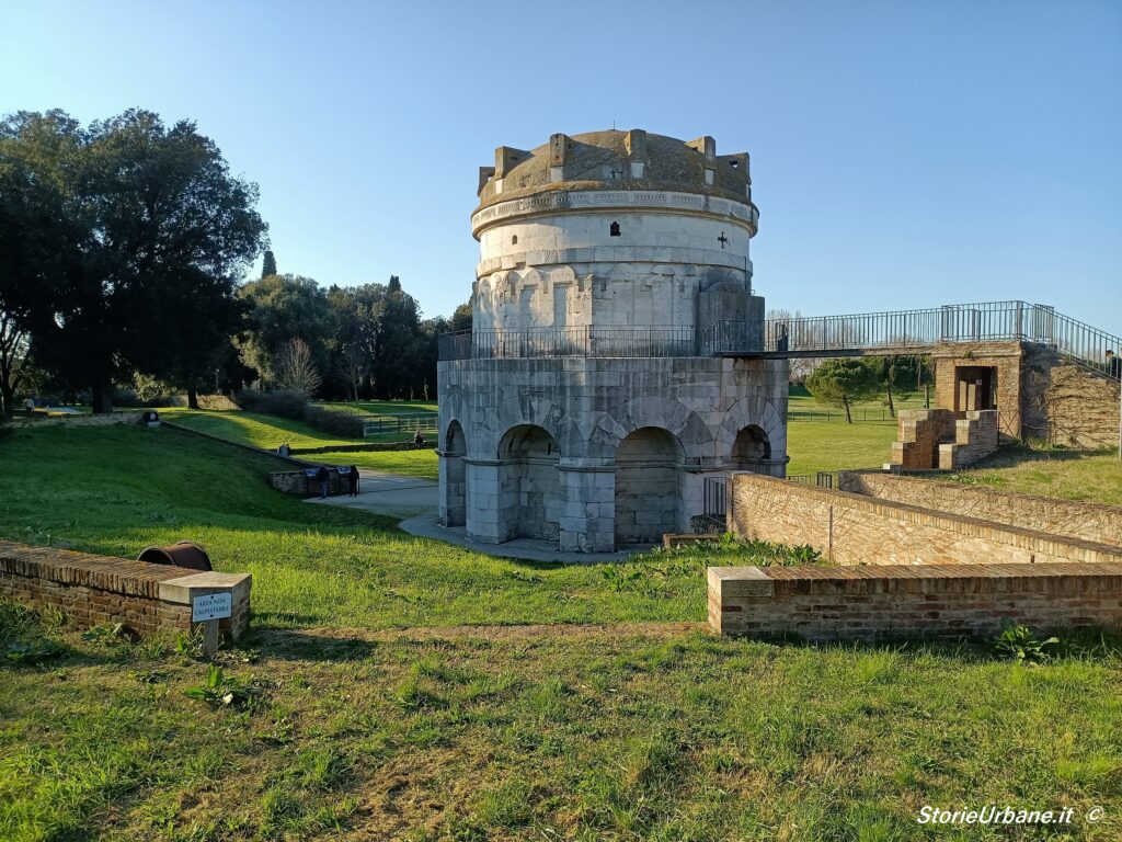 E' una delle facciate del Mausoleo di Teodorico